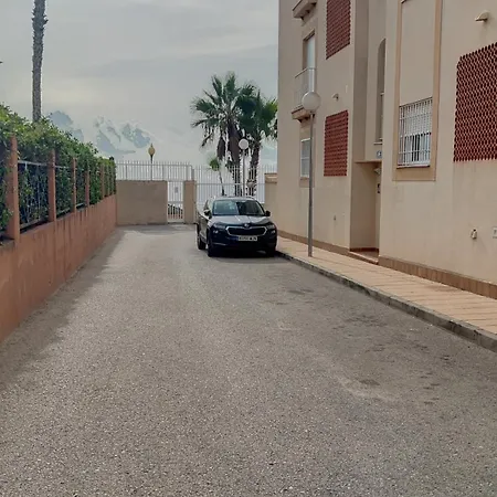 La Terraza Roja Apartment *