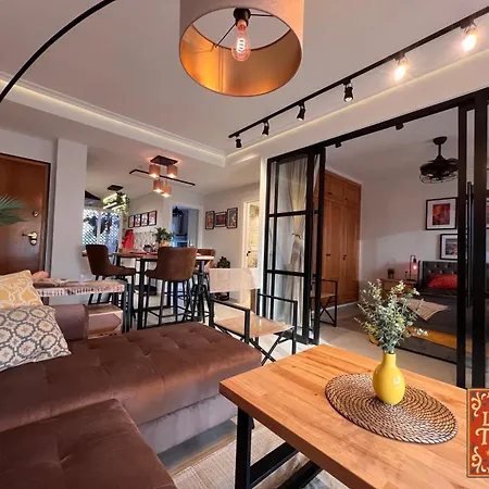 La Terraza Roja Apartment *