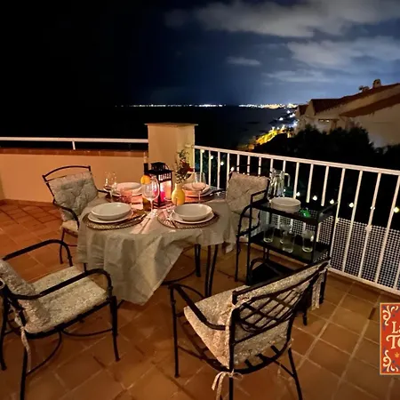 La Terraza Roja Campoamor